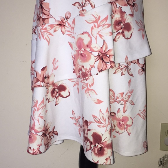 Missy Slvls Johnny Cir Firl Scuba Crepe White/Rose - Picture 4 of 5